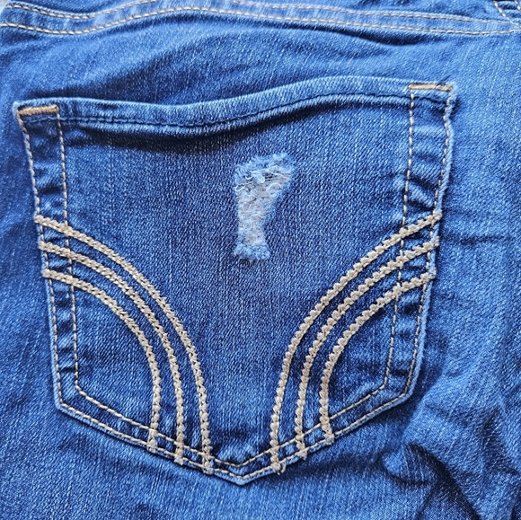 Hollister Distressed Jeans 3S - Picture 5 of 6